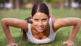 Dites adieu aux bras flasques, ce sont les exercices parfait pour les tonifier