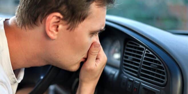 L'astuce géniale pour éliminer les mauvaises odeurs dans la voiture avec 1 ingrédient