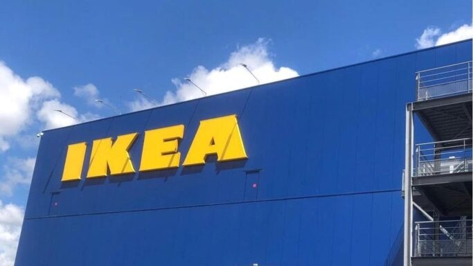 Le pouf Ikea avec rangements trop stylé et disponible en 2 couleurs