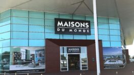 Maisons du Monde lance un banc de jardin qui se transforme en transat en 1 seconde