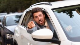 Conducteurs: même à l'arrêt ne fait plus ça sinon c'est une grosse amende