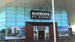 Maisons du Monde relance la coiffeuse de chambre star des années 90