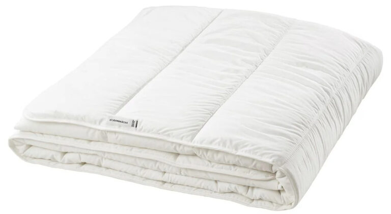 Ikea sort une couette légère pour dormir au frais tout au long de l'été-article