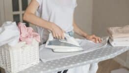 Le repassage du linge c'est fini avec le spray Action à moins de 3€