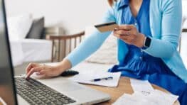 Carte bancaire: des millions de Français ne pourront plus payer en ligne ?