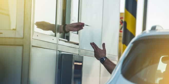 Cette astuce d'un automobiliste pour passer gratuit aux péages va vous faire halluciner