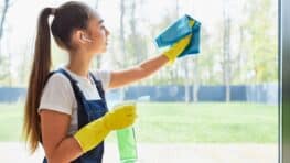 La meilleure astuce pour nettoyer les volets roulants et les rendre comme neuf