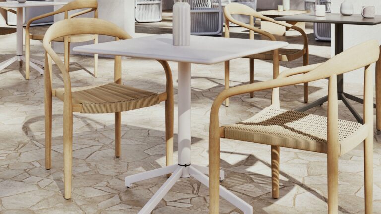 Maisons du Monde : cette chaise de jardin tendance est à se procurer ce toute urgence