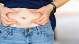 Graisse abdominale: ces aliments à bannir de votre alimentation pour avoir un ventre plat