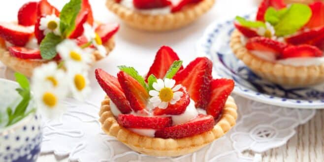 L'astuce géniale pour réaliser des tartelettes aux fraises sans pâte à tarte et super rapidement