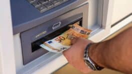 Distributeurs de billets: ces 2 jours où il ne faut surtout pas retirer de l'argent