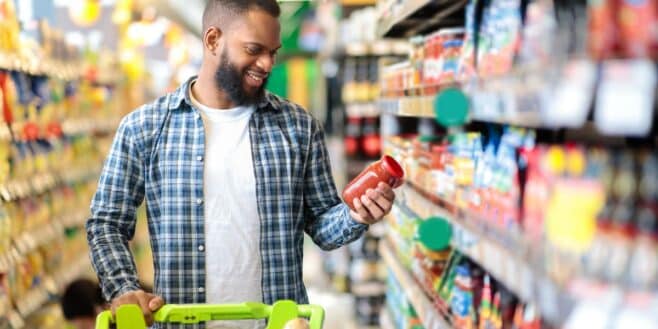 Il va faire les courses pour sa femme et revient avec la somme de 900 000 euros