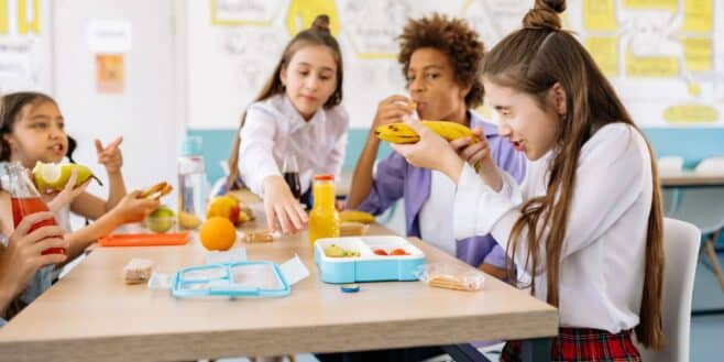 Impôts: les parents oublient souvent qu'ils peuvent se faire rembourser la cantine des enfants