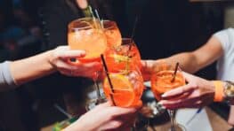 Le Spritz c'est terminé ce cocktail inspiré d'une série emblématique va le remplacer cet été
