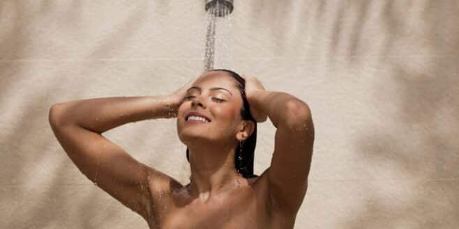 Canicule : voici le meilleur moment et la bonne température pour se doucher selon les experts