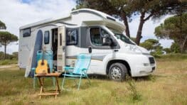 Ce camping-car parfait pour 2 personnes est ultra confortable et très bien équipé