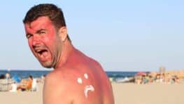 Ces 6 astuces super simples et très efficaces pour éviter les coups de soleil pendant vos vacances d’été