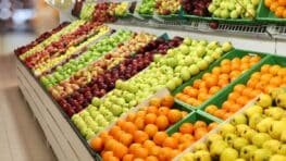 C’est le fruit préféré de nombreux Français mais c’est aussi le plus contaminé par les pesticides selon une étude