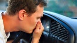 L'astuce de génie que tous les automobilistes devraient connaitre pour avoir une voiture qui sent toujours bon