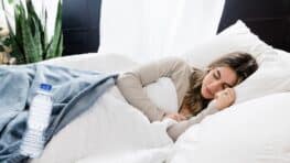 L'astuce pour dormir sans climatisation et rafraîchir son logement avec une bouteille d'eau