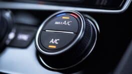 Les automobilistes risquent 135 euros s'ils utilisent la climatisation dans leur voiture comme ça
