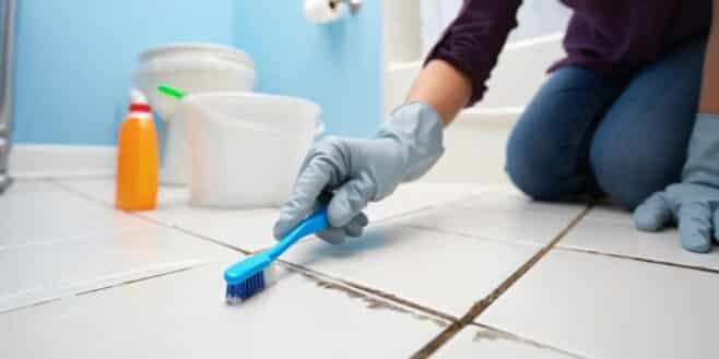 Mieux que la Javel, ce produit blanchit les joints de salle de bain en un rien de temps