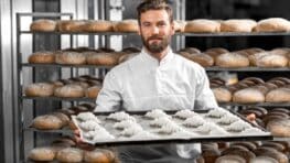 Vous ne regarderez plus vos croissants de la même façon : un boulanger révèle une arnaque choquante