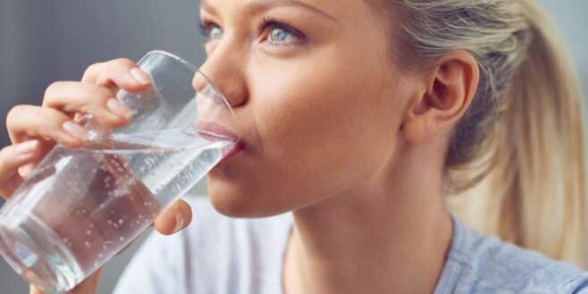Boire de l'eau pendant un repas est vraiment bon pour la santé selon les experts ?