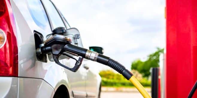 Bonne nouvelle le prix du carburant chute grâce aux ventes à prix coûtant pour tous les automobilistes