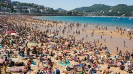 Cette plage est la plus bondée du monde et vous devez l'éviter