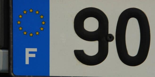 Cette technique bien ficelée est une énorme arnaque aux plaques d’immatriculation