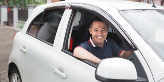 Cette technique inattendue et folle d'un automobiliste pour éviter les amendes