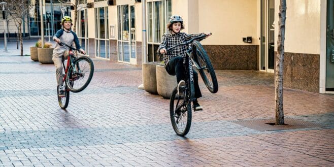 Code de la route : ce que vous risquez si vous roulez à vélo sur les trottoirs