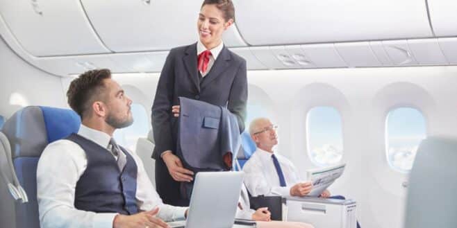 Les hôtesses de l'air ne disent pas "bonjour" par politesse et voici ce que ça cache