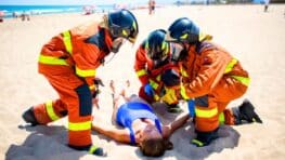 “Ma fille a fini à l’hôpital après s’être baignée dans cette plage”: 44 enfants hospitalisés pour les mêmes symptômes