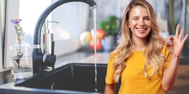 Mettez toujours un verre et du papier dans l'évier avant de partir en vacances