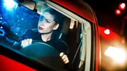 Que risquent ceux qui allument la lumière intérieure de leur voiture en roulant la nuit ?