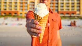 Santé : la glace à éviter absolument cet été selon 60 Millions de consommateurs en bord de plage