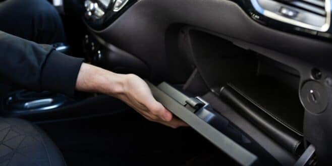 Voiture : pourquoi vous devriez toujours laisser la boite à gant ouverte ?