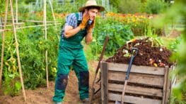 90 % des jardiniers commettent cette erreur fatale avec leur compost en septembre