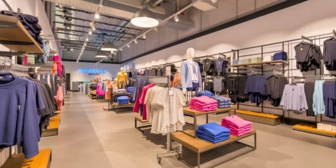 Ce pull Primark à maille fine et col en V est l'indispensable à avoir cet automne