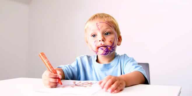 Cet ingrédient de la cuisine enlève une tache de feutre en quelques secondes