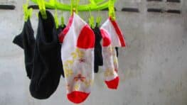 Cette astuce du bocal pour sécher vos chaussettes mouillées rapidement