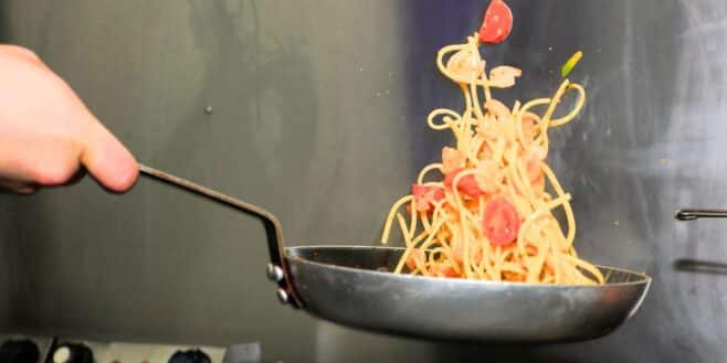 Cette quantité de pâtes à mettre dans votre casserole pour 1 litre d'eau pour cuisiner comme des italiens