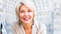 Crème Nivea : comment l'utiliser pour effacer les cernes et avoir l'air plus jeune après 50 ans