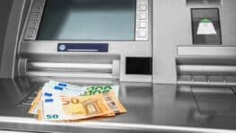 Distributeurs de billets : ce geste essentiel pour se protéger des arnaques