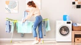 Faire sécher son linge à l'intérieur présente un risque pour votre santé selon les médecins