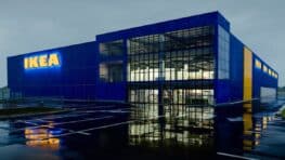 IKEA rend votre salon moderne et élégant grâce à ces vitrines minimalistes