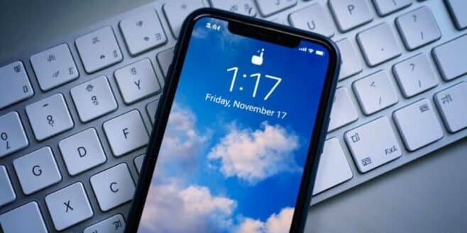 Méfiez-vous de ce petit point qui s'allume sur un coin de votre téléphone
