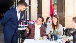 « On en avait marre » : ce restaurant bannit les additions séparées, les clients très en colère
